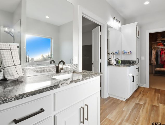 4501 Windsor Park Ln, Kilgore, TX 75662