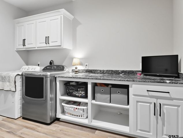 4501 Windsor Park Ln, Kilgore, TX 75662