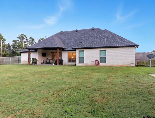 4501 Windsor Park Ln, Kilgore, TX 75662