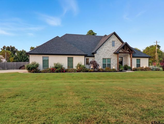 4501 Windsor Park Ln, Kilgore, TX 75662