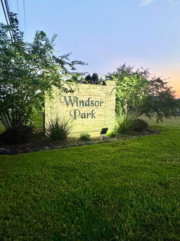 4501 Windsor Park Ln, Kilgore, TX 75662