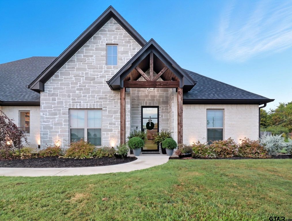 4501 Windsor Park Ln, Kilgore, TX 75662