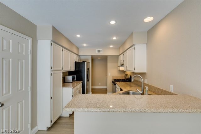 2821 Cool Water Drive, Henderson, NV 89074