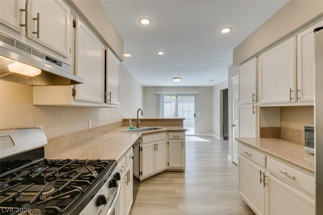 2821 Cool Water Drive, Henderson, NV 89074