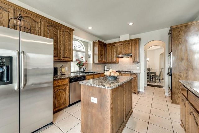 381 Fairlanding Avenue, Fairview, TX 75069