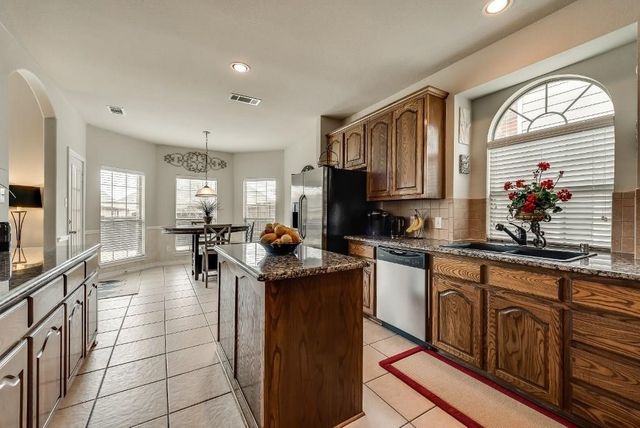 381 Fairlanding Avenue, Fairview, TX 75069