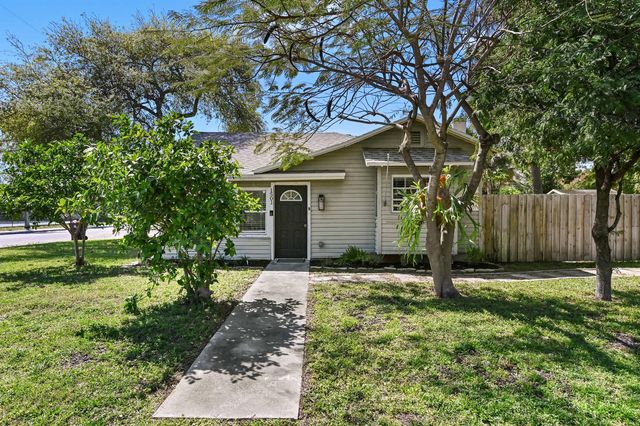 1501 N D Street, Lake Worth Beach, FL 33460