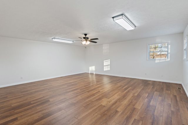 130 Osco Dr, Hohenwald, TN 38462