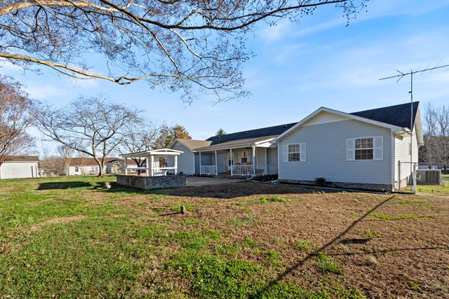 130 Osco Dr, Hohenwald, TN 38462