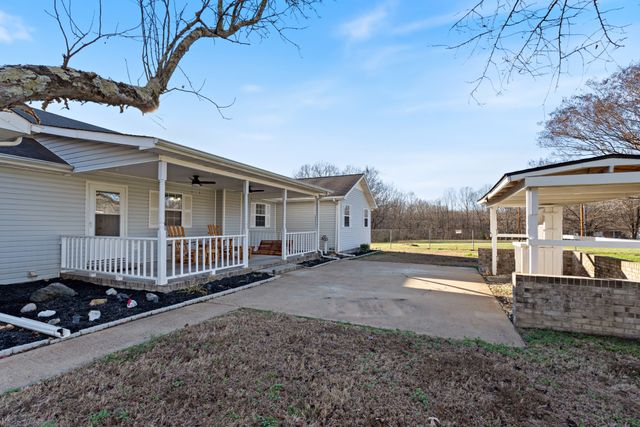 130 Osco Dr, Hohenwald, TN 38462