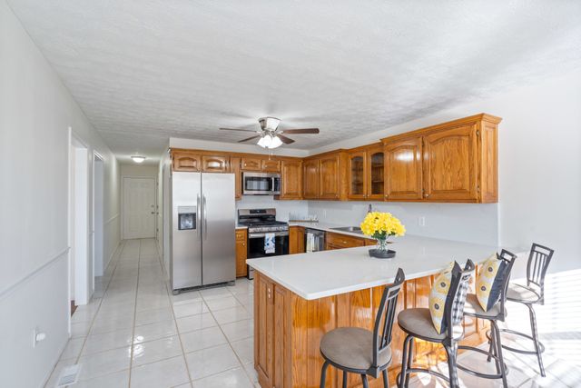 130 Osco Dr, Hohenwald, TN 38462