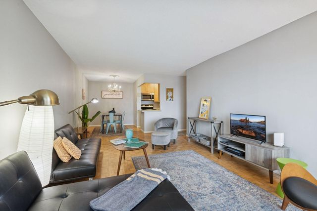 400 Groveland Avenue 910, Minneapolis, MN 55403