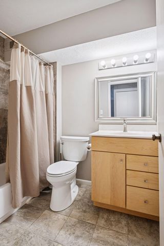 400 Groveland Avenue 910, Minneapolis, MN 55403