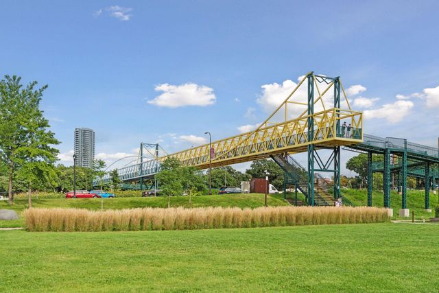 400 Groveland Avenue 910, Minneapolis, MN 55403