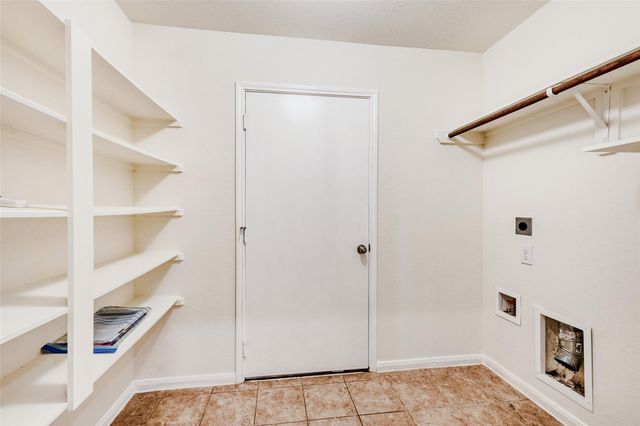 387 De Coster Boulevard, Alvin, TX 77511