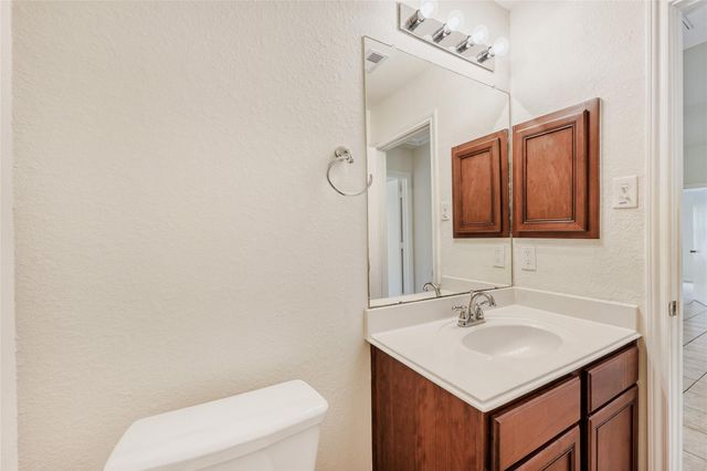 387 De Coster Boulevard, Alvin, TX 77511