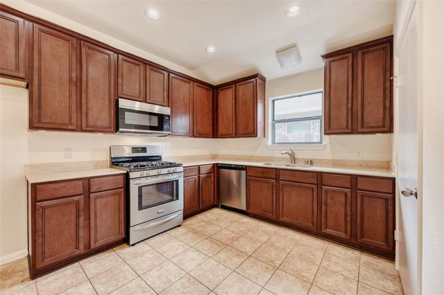 387 De Coster Boulevard, Alvin, TX 77511