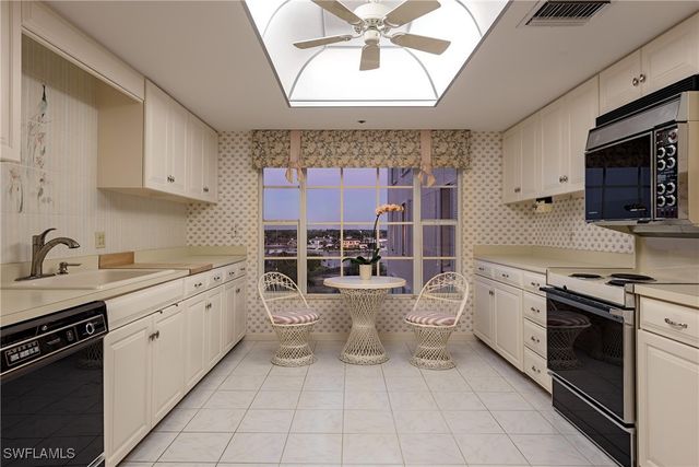 3377 Gulf Shore BLVD N 6C, Naples, FL 34103