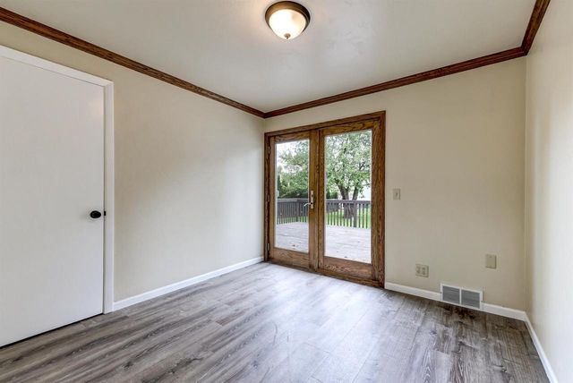 1630 E GLENDALE AVENUE, Appleton, WI 54911