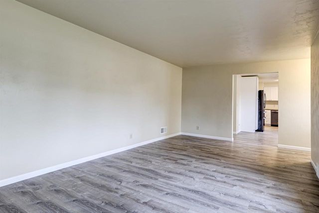 1630 E GLENDALE AVENUE, Appleton, WI 54911