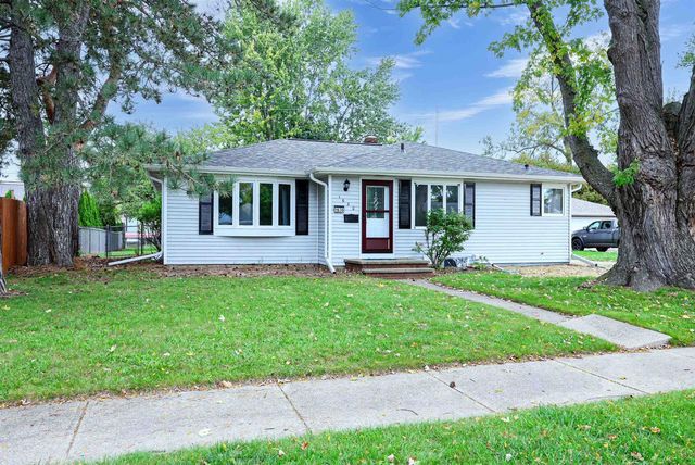 1630 E GLENDALE AVENUE, Appleton, WI 54911