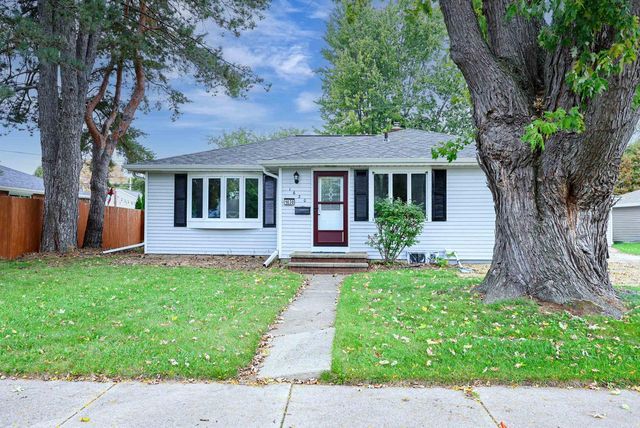 1630 E GLENDALE AVENUE, Appleton, WI 54911