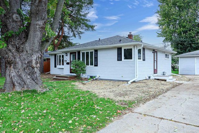 1630 E GLENDALE AVENUE, Appleton, WI 54911