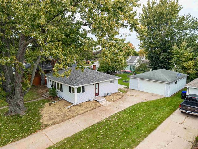 1630 E GLENDALE AVENUE, Appleton, WI 54911