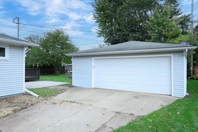 1630 E GLENDALE AVENUE, Appleton, WI 54911