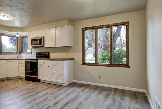 1630 E GLENDALE AVENUE, Appleton, WI 54911