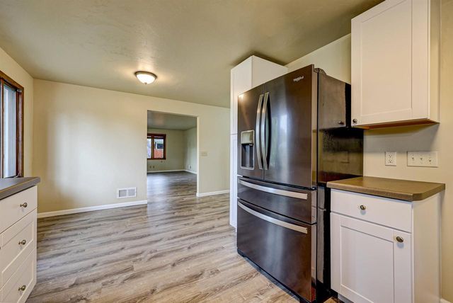 1630 E GLENDALE AVENUE, Appleton, WI 54911