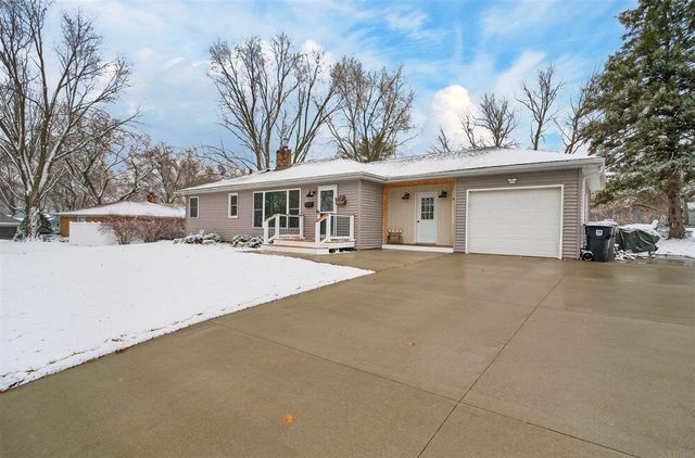 3119 Cadillac Drive, Cedar Falls, IA 50613