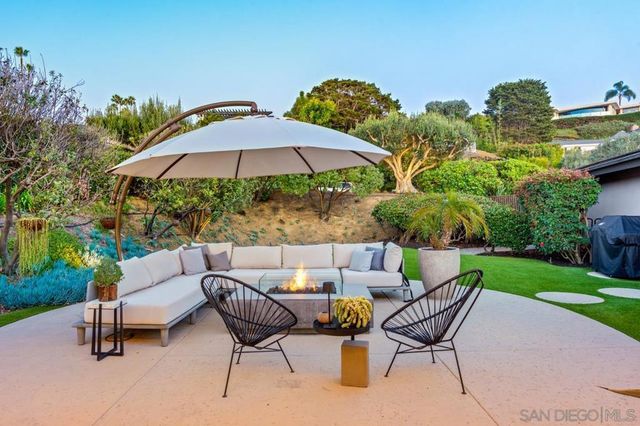 7846 Esterel Dr, La Jolla, CA 92037