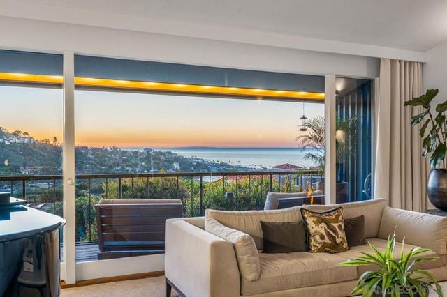 7846 Esterel Dr, La Jolla, CA 92037