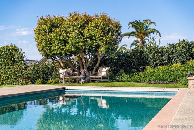 7846 Esterel Dr, La Jolla, CA 92037