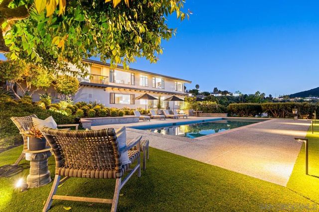 7846 Esterel Dr, La Jolla, CA 92037