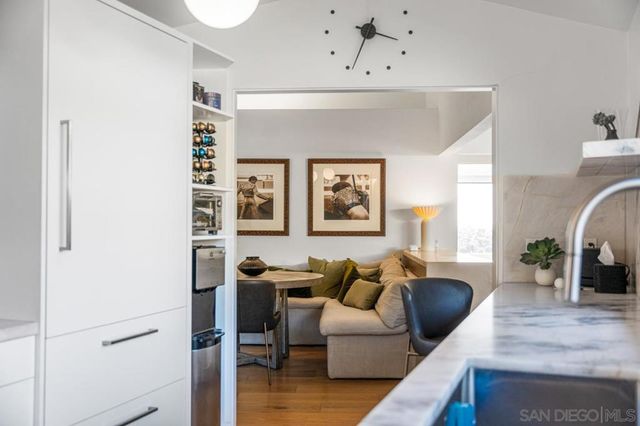 7846 Esterel Dr, La Jolla, CA 92037