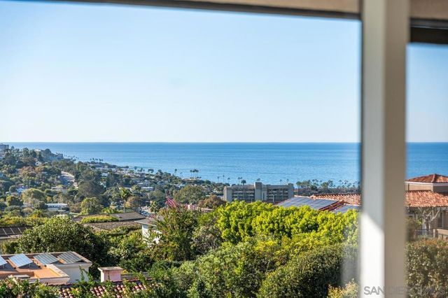 7846 Esterel Dr, La Jolla, CA 92037