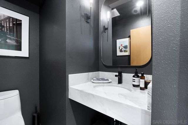 7846 Esterel Dr, La Jolla, CA 92037