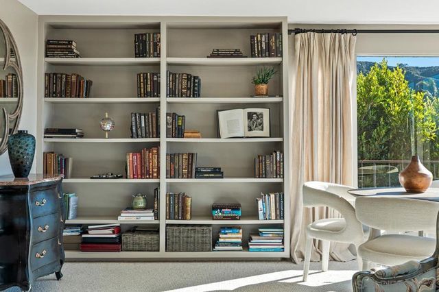 7846 Esterel Dr, La Jolla, CA 92037