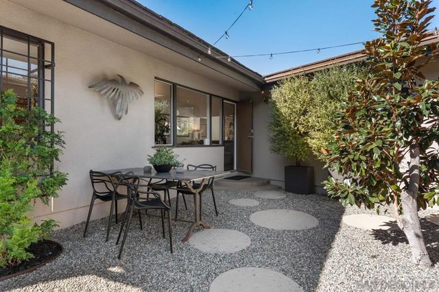 7846 Esterel Dr, La Jolla, CA 92037