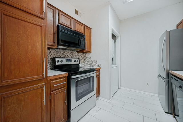 5550 Spring Valley Road C21, Dallas, TX 75254
