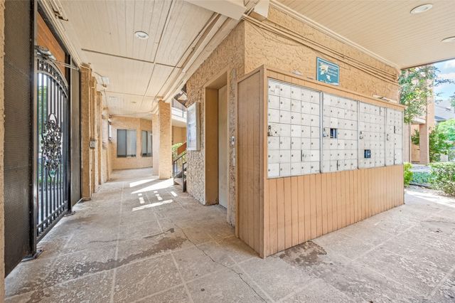 5550 Spring Valley Road C21, Dallas, TX 75254