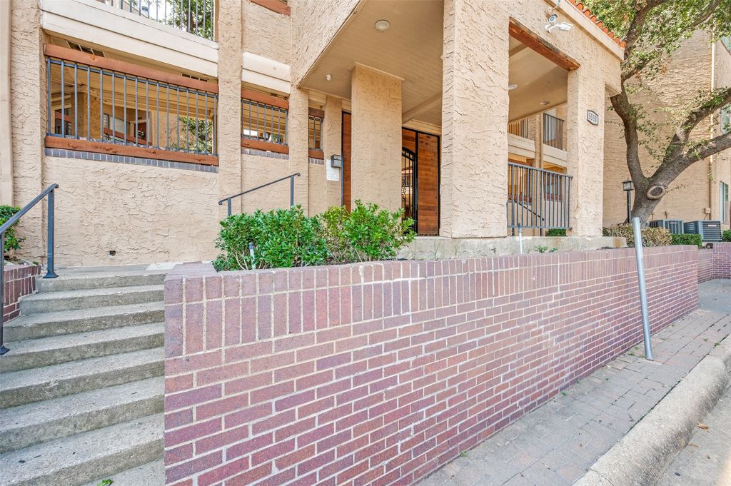 5550 Spring Valley Road C21, Dallas, TX 75254