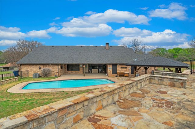 5840 Crystal Drive, Midlothian, TX 76065