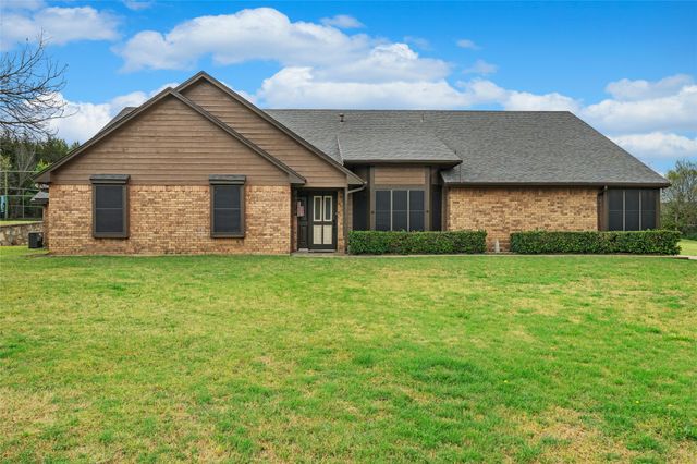 5840 Crystal Drive, Midlothian, TX 76065