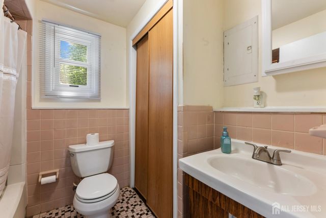 30 Oxford Road, East Brunswick, NJ 08816