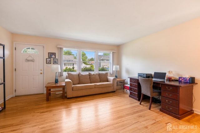 30 Oxford Road, East Brunswick, NJ 08816