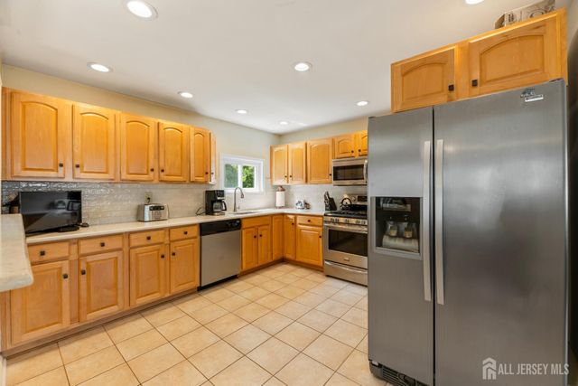 30 Oxford Road, East Brunswick, NJ 08816