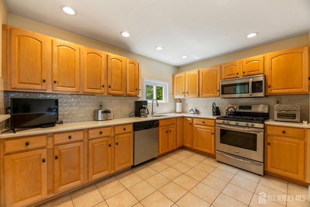 30 Oxford Road, East Brunswick, NJ 08816